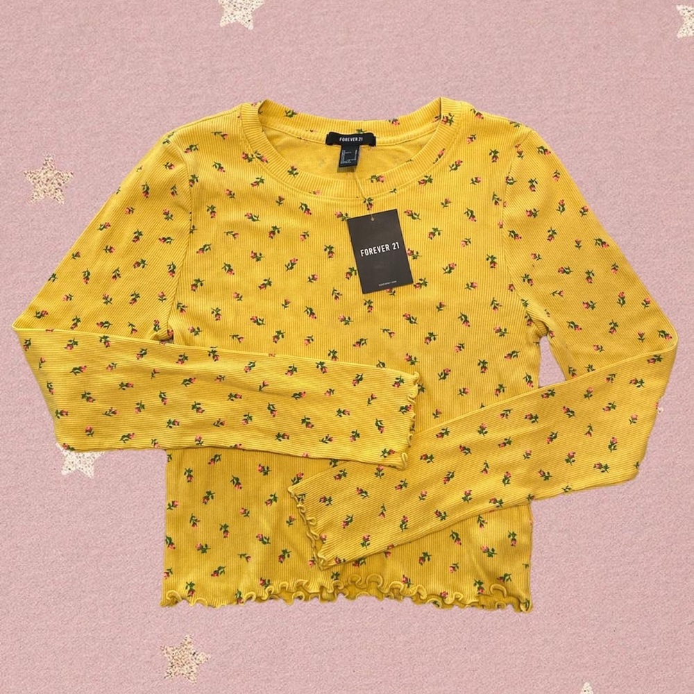 Forever 21 Cropped Long Sleeve Lettuce Edge Hem Mustard Yellow Tee with Roses
